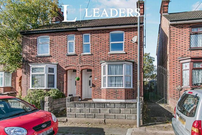 3 Bedroom Semi Detached House To Rent In Wallace Road, Wallace Road, IP1