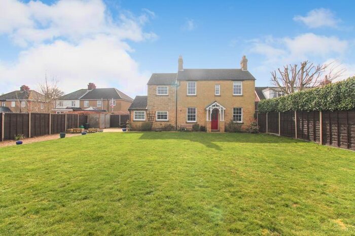 3 Bedroom Detached House For Sale In Bedford Road, Roxton, Bedford, MK44