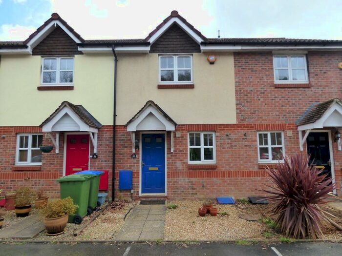 2 Bedroom Terraced House To Rent In Bevan Close, SO19