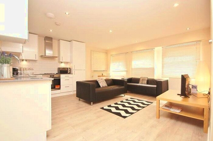 2 Bedroom Apartment To Rent In Morland House, - Eastern Road, Romford, RM1