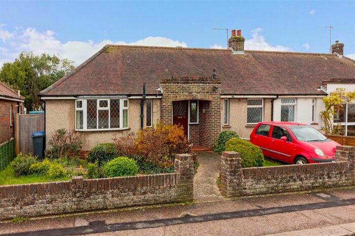 3 Bedroom Semi-Detached Bungalow To Rent In Henty Road, Broadwater, Worthing, BN14