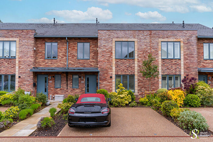 4 Bedroom Town House To Rent In South Courtyard, Alderley Park, SK10