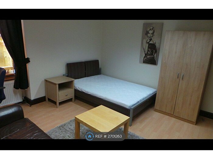 Studio To Rent In Main Door, Glasgow, G2