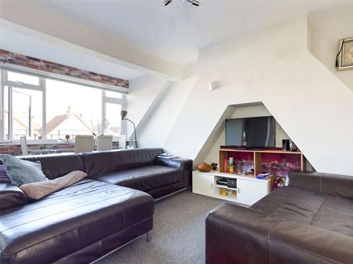 1 Bedroom Apartment To Rent In Langdale Gardens, Hove, BN3