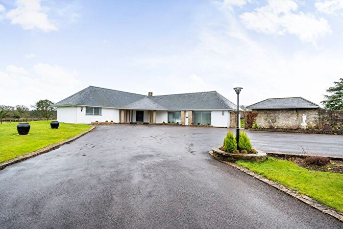 5 Bedroom Bungalow To Rent In Monks Walk, Farnham, GU9