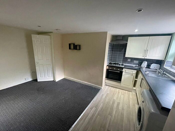 1 Bedroom Flat To Rent In Kirkstall Industrial Park, Kirkstall Road, Leeds, LS4