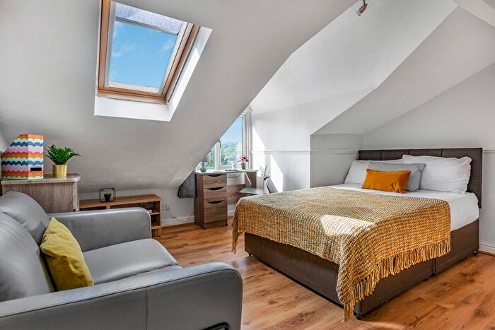 1 Bedroom Flat To Rent In Vinery Road, Leeds, LS4