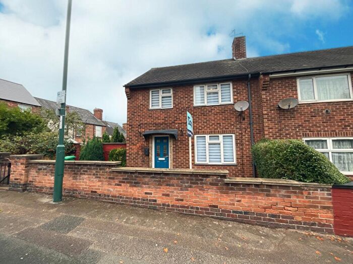 3 Bedroom End Of Terrace House For Sale In Windmill Lane, Nottingham, NG3