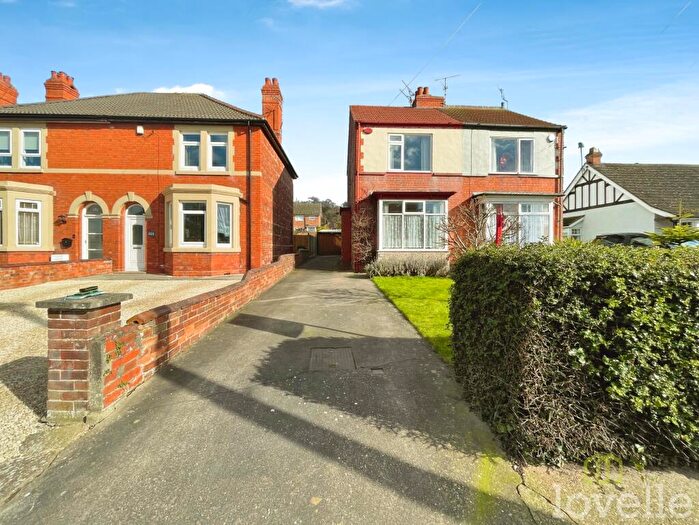 3 Bedroom Semi-Detached House For Sale In Lea Road, Gainsborough, DN21