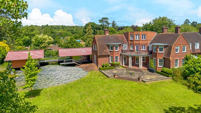 7 Bedroom Country House For Sale In High Street, Hurley, Maidenhead, Berkshire, SL6