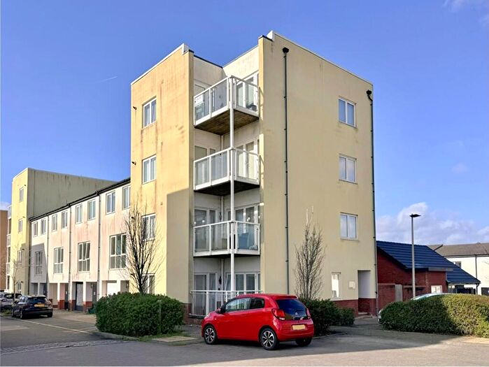 2 Bedroom Flat For Sale In Pearse Close, Penarth, CF64