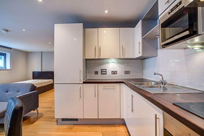1 Bedroom Flat For Sale In Central Quay North, Broad Quay, BS1