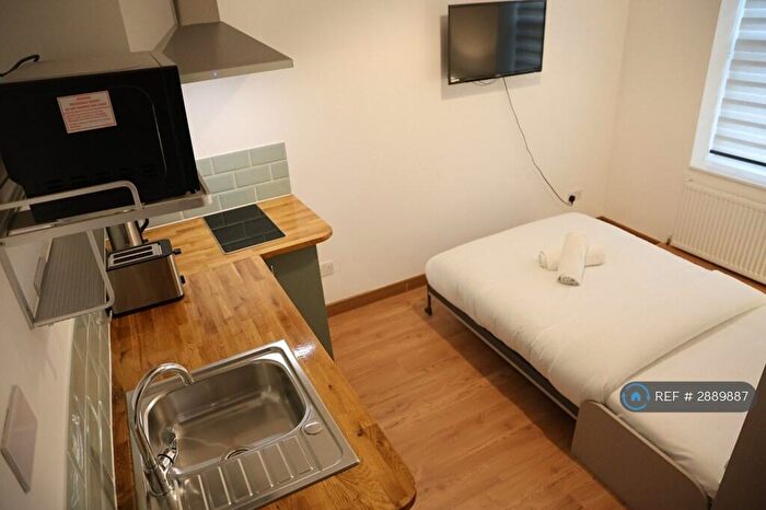 Studio To Rent In Grafton Road, London, NW5