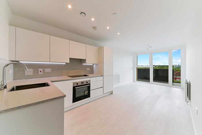 2 Bedroom Apartment To Rent In Hendon Waterside, London, NW9