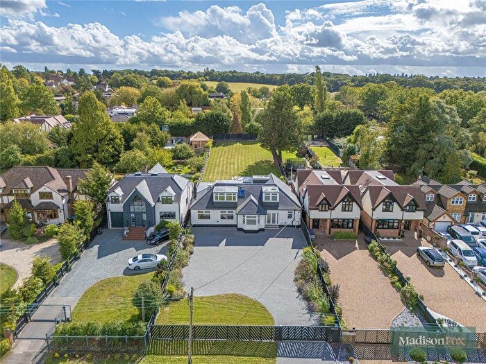 4 Bedroom Bungalow For Sale In Bournebridge Lane, Stapleford Abbotts, Romford, Essex, RM4