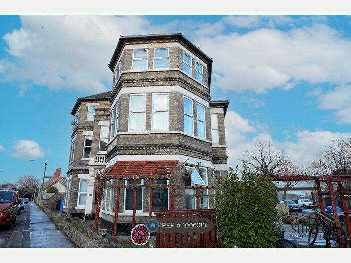 2 Bedroom Flat To Rent In Kirkley Cliff Road, Lowestoft, NR33