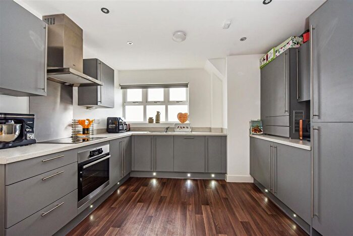 1 Bedroom Flat For Sale In Draper Close, Andover, SP11