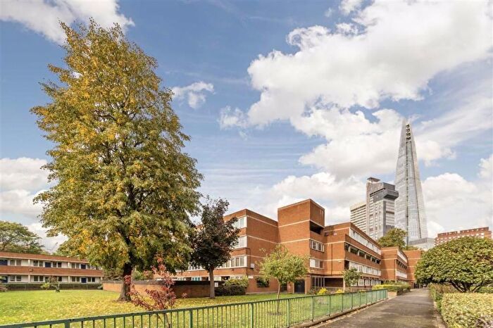 4 Bedroom Maisonette To Rent In Kipling Estate, London, SE1