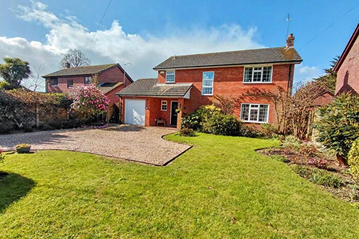 3 Bedroom Detached House For Sale In Verwood, BH31