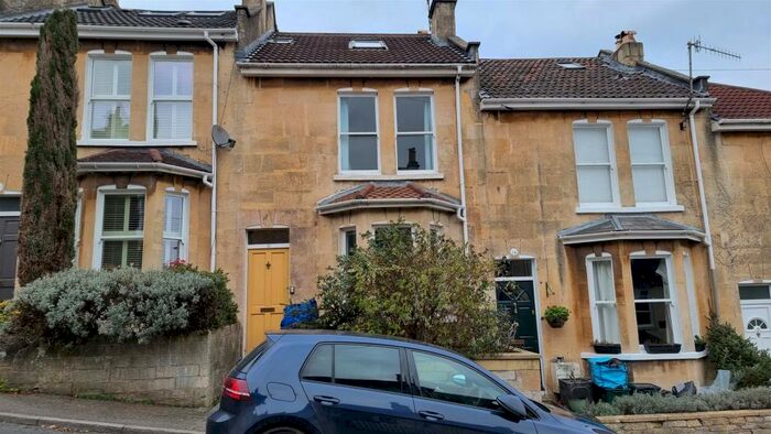 3 Bedroom House To Rent In Pera Place, Bath, BA1