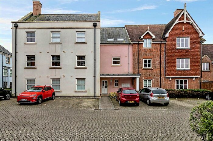 1 Bedroom Flat To Rent In St. Agnes Place, Chichester, PO19