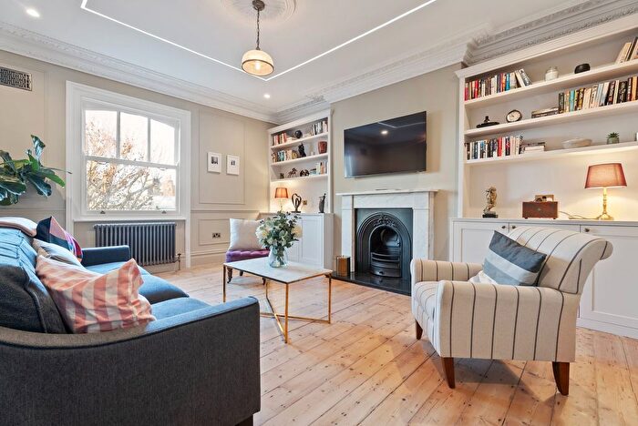 1 Bedroom Flat For Sale In Hammersmith Grove, London, W6