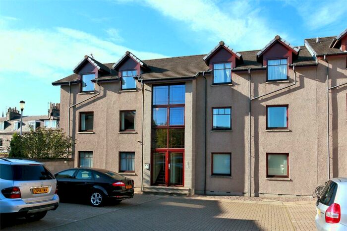 2 Bedroom Flat To Rent In Claremont Place, West End, Aberdeen, AB10