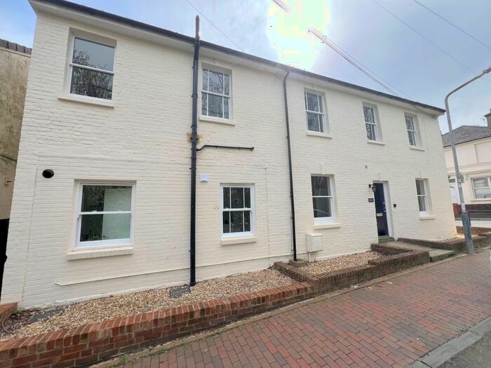 3 Bedroom Semi-Detached House To Rent In Tunnel Road, Tunbridge Wells, TN1