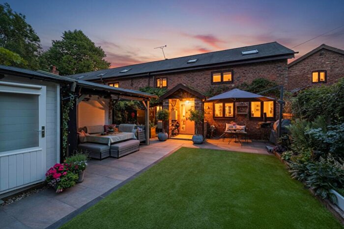 3 Bedroom Barn Conversion For Sale In Rake Lane, Chorlton-By-Backford, CH2