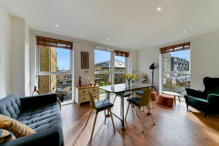 2 Bedroom Flat To Rent In Gunmakers Wharf, Gunmakers Lane, London, E3