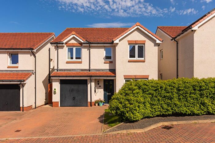 4 Bedroom Villa For Sale In Cannon Street, Winchburgh, EH52