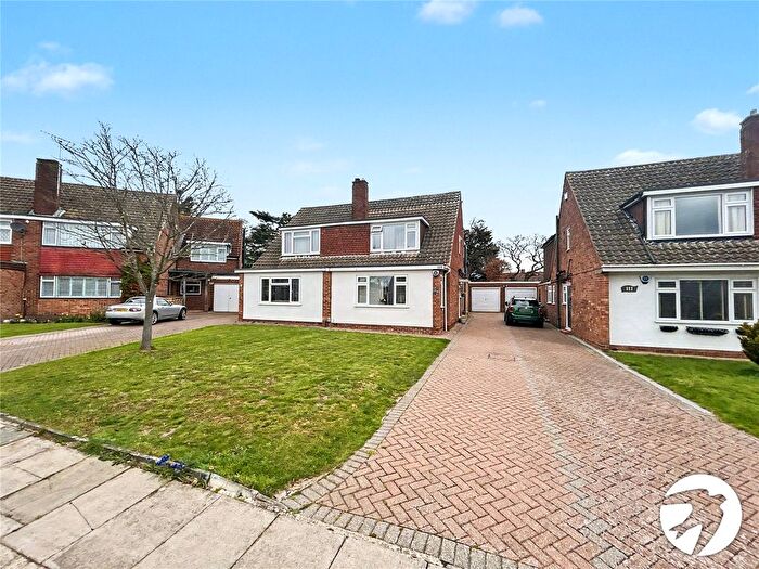 3 Bedroom Semi Detached House For Sale In Oakley Park, Bexley, Kent, DA5