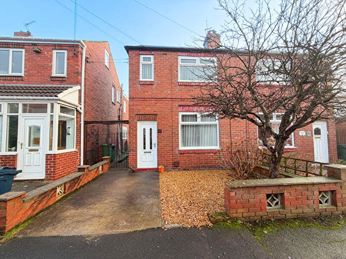 2 Bedroom Semi-Detached House To Rent In John Avenue, Greenside, NE40