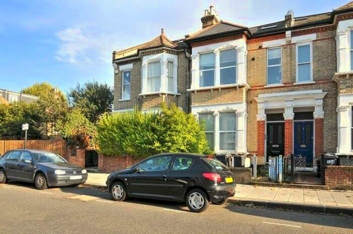 2 Bedroom Flat To Rent In Abbeville Road, London, SW4