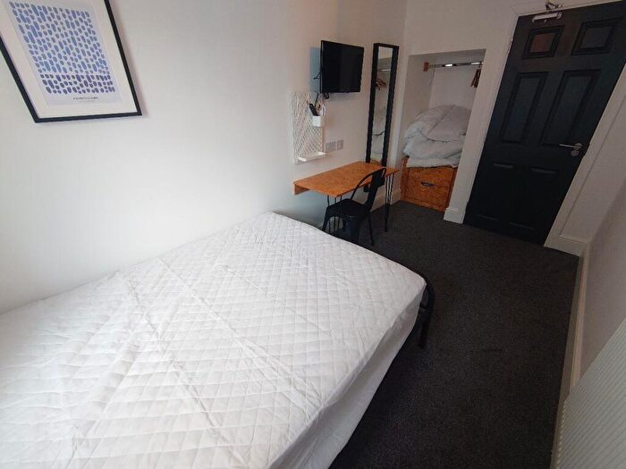 5 Bedroom Flat To Rent In Flat, Boaler Street, Liverpool, L6