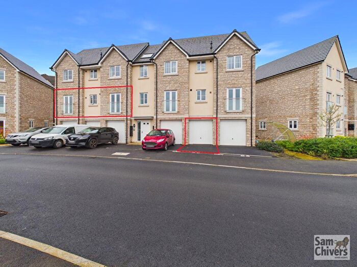 2 Bedroom Flat For Sale In Oxleaze Way, Paulton, BS39