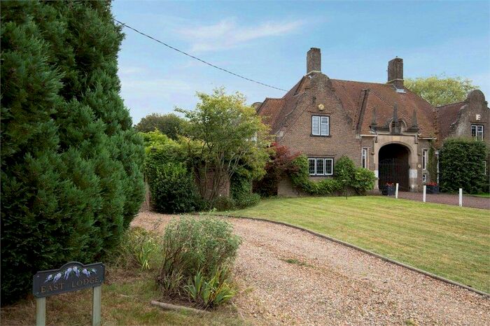 4 Bedroom Semi-Detached House For Sale In Little Horwood Manor, Little Horwood, Milton Keynes, MK17