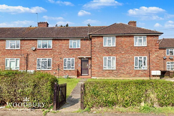 1 Bedroom Flat For Sale In Torrington Drive, Loughton, IG10