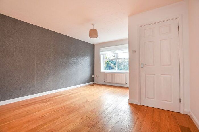 3 Bedroom Detached House For Sale In Kipling Close, Stamford, PE9 - Photo 4