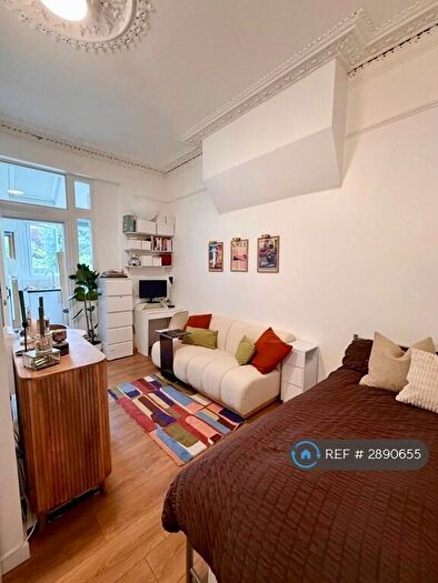 Studio To Rent In Ferme Park Road, London, N4