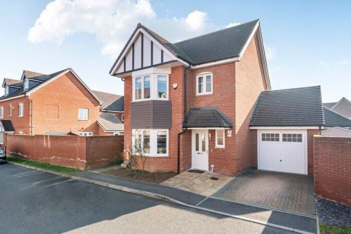3 Bedroom Detached House For Sale In Boxall Way, Langley, Berkshire, SL3