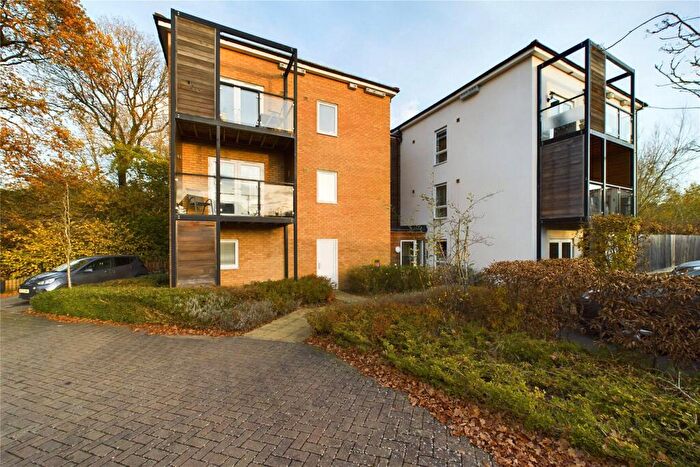 2 Bedroom Apartment For Sale In Mills Chase, Bracknell, Berkshire, RG12
