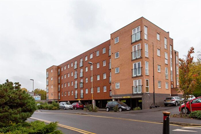 2 Bedroom Flat To Rent In Pavilion Close, Leicester, LE2