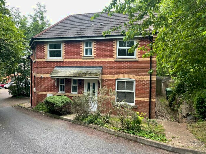 3 Bedroom Terraced House To Rent In Greyfriars Road, Exeter, EX4