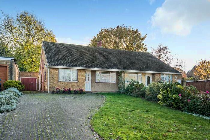3 Bedroom Semi-Detached Bungalow For Sale In Goswell End Road, Harlington, LU5