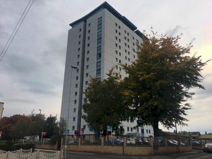 2 Bedroom Flat To Rent In Gomer Street, Willenhall, WV13