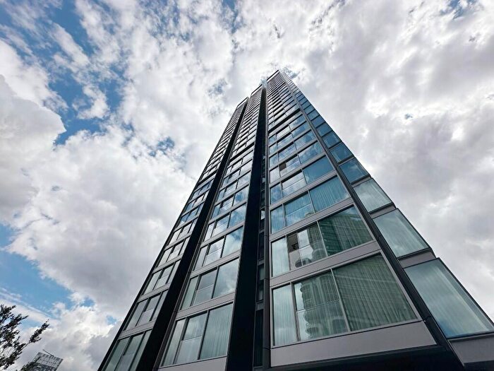 2 Bedroom Apartment To Rent In Canary Wharf, London, E14