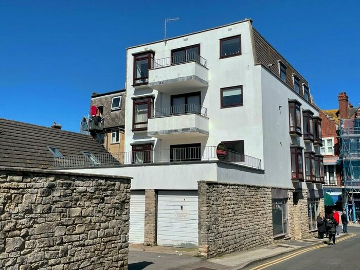 2 Bedroom Flat To Rent In Taunton Road, Swanage, Dorset, BH19