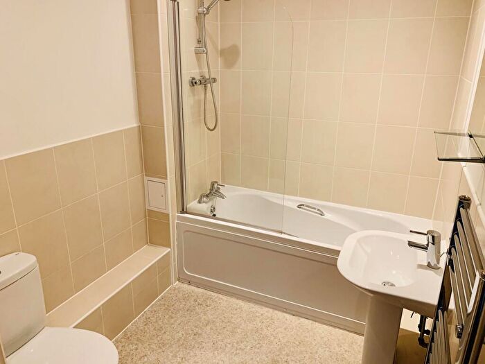 2 Bedroom Apartment To Rent In Hayman Crescent, Swindon, SN3