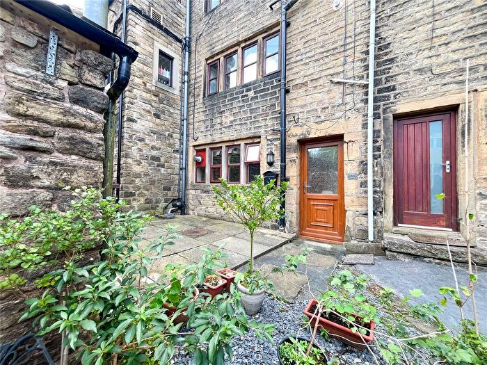 1 Bedroom Flat For Sale In St. Annes Square, Delph, Saddleworth, OL3